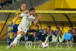 维尼修斯本季西甲进攻三区遭犯规14次,五大联赛居首 维尼修斯本季西甲进攻三区遭犯规14次,五大联赛居首